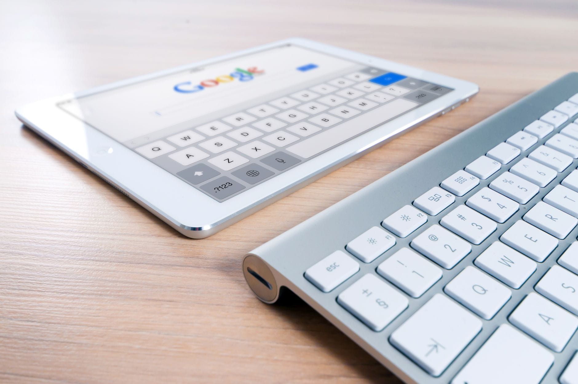 Optymalizacja pracy z arkuszami dzięki tablicowym formułom Google Sheets